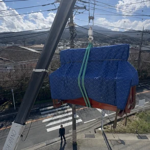 9:30 現場到着・クレーン作業開始